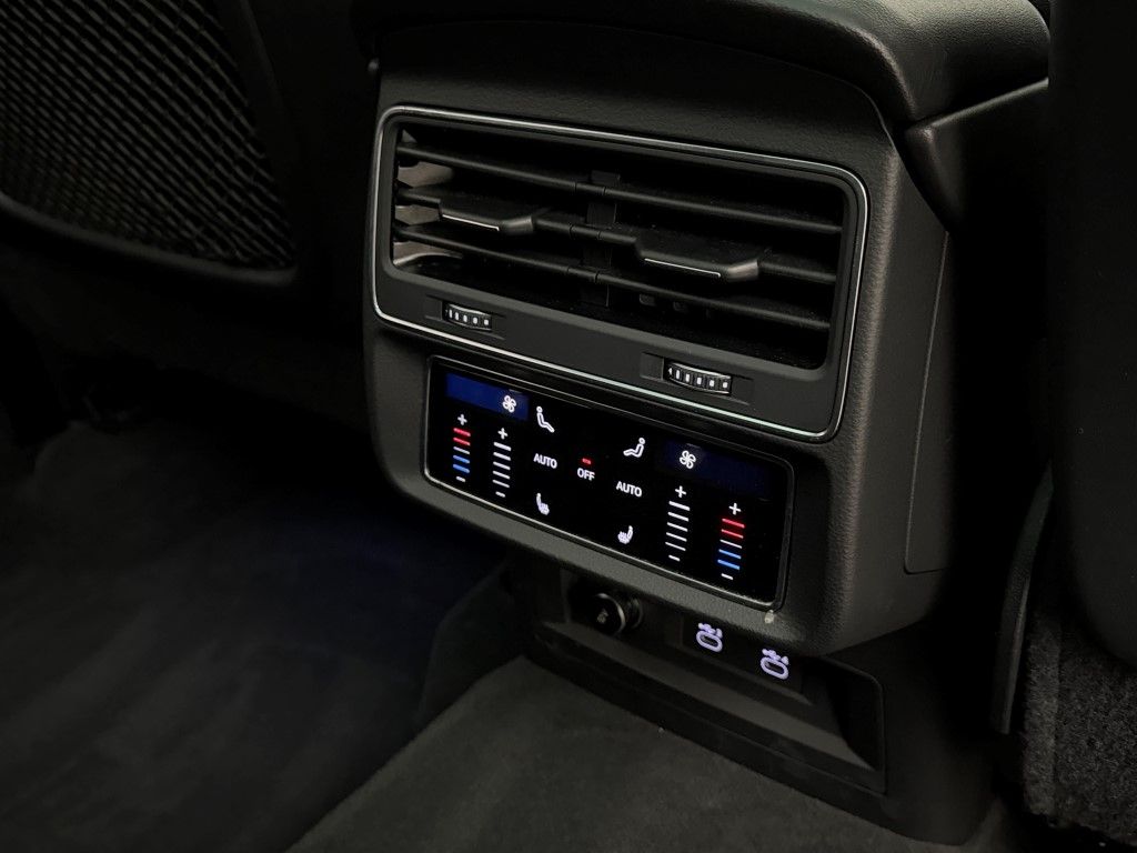 Thumbnail: 2021 Audi Q7 - 23
