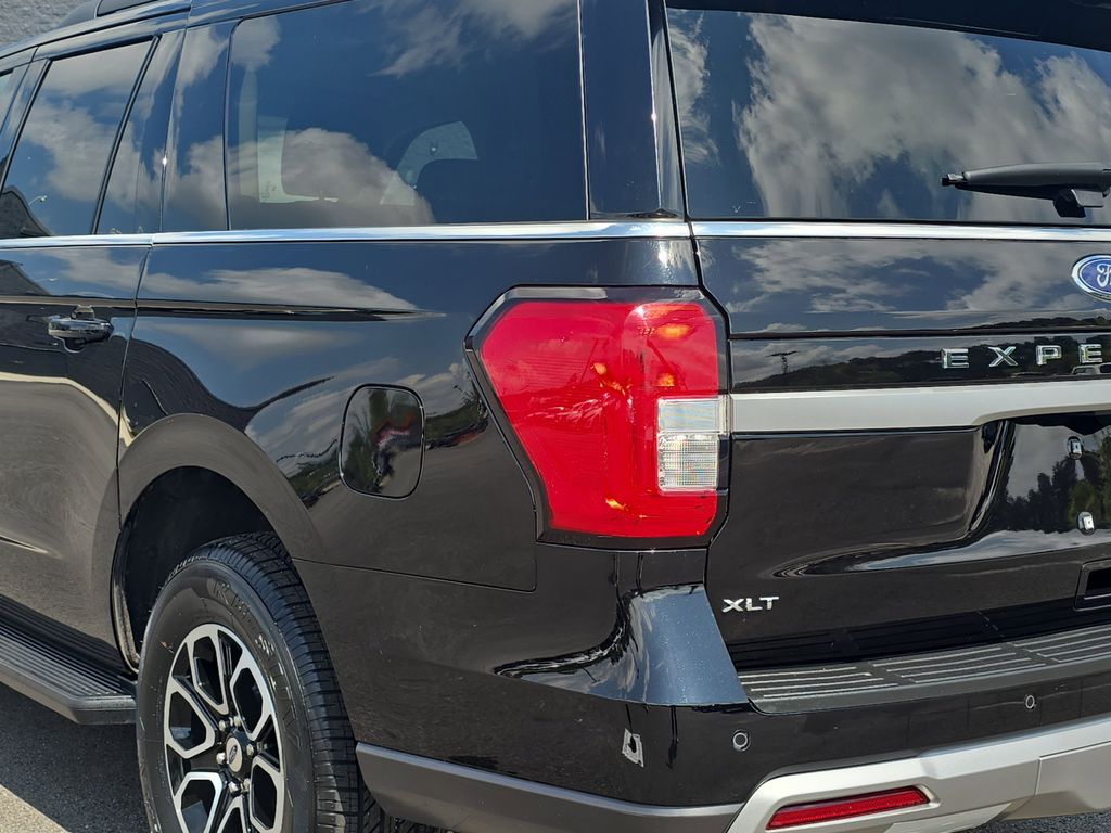 2024 Black Metallic Ford Expedition Max XLT RWD SUV