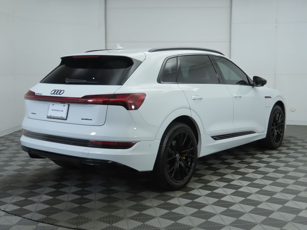 2023 Audi e-tron Premium 7