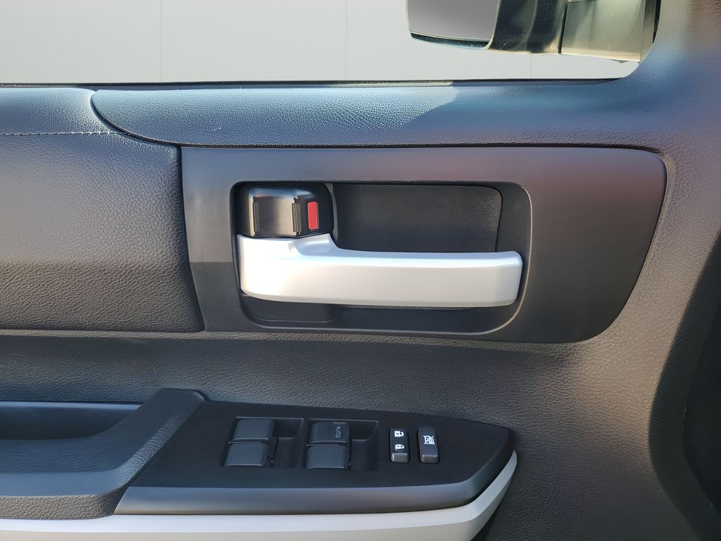 Used Car 2019 Toyota Tundra  Sr5 For Sale Under $40,000 In Austin, Texas