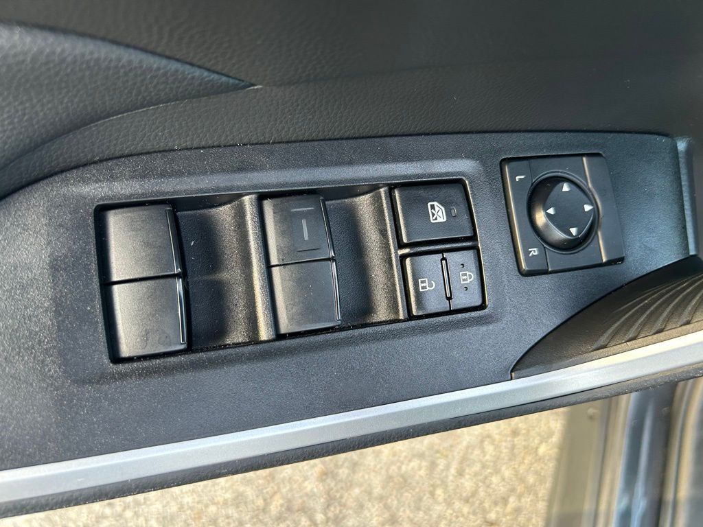 Thumbnail: 2023 Toyota RAV4 - 16