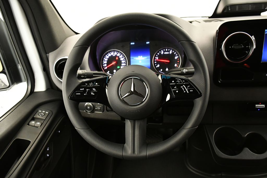 Thumbnail: 2026 Mercedes-Benz Sprinter - 12