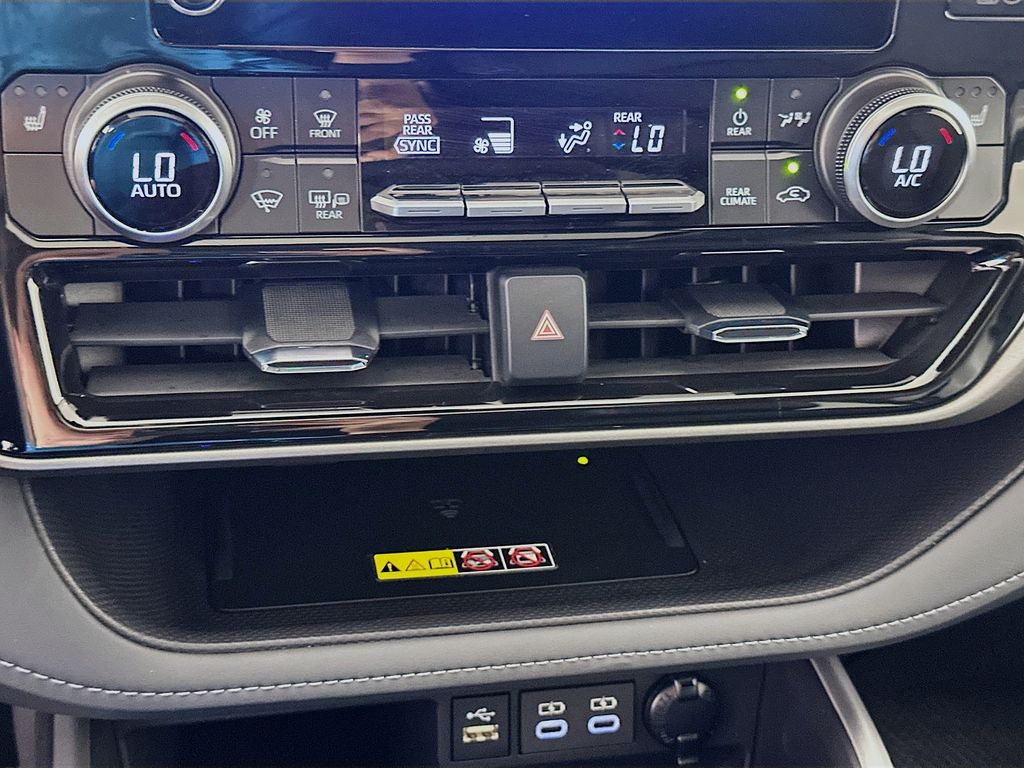 Thumbnail: 2026 Toyota Highlander - 16