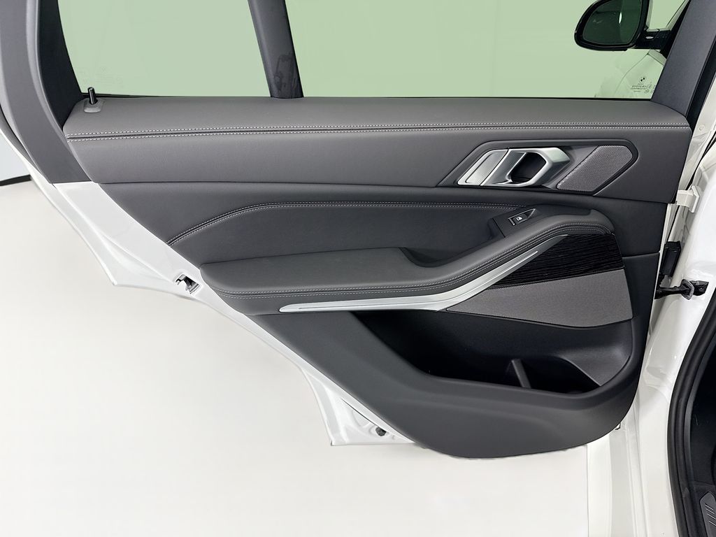 Thumbnail: 2026 BMW X5 - 25