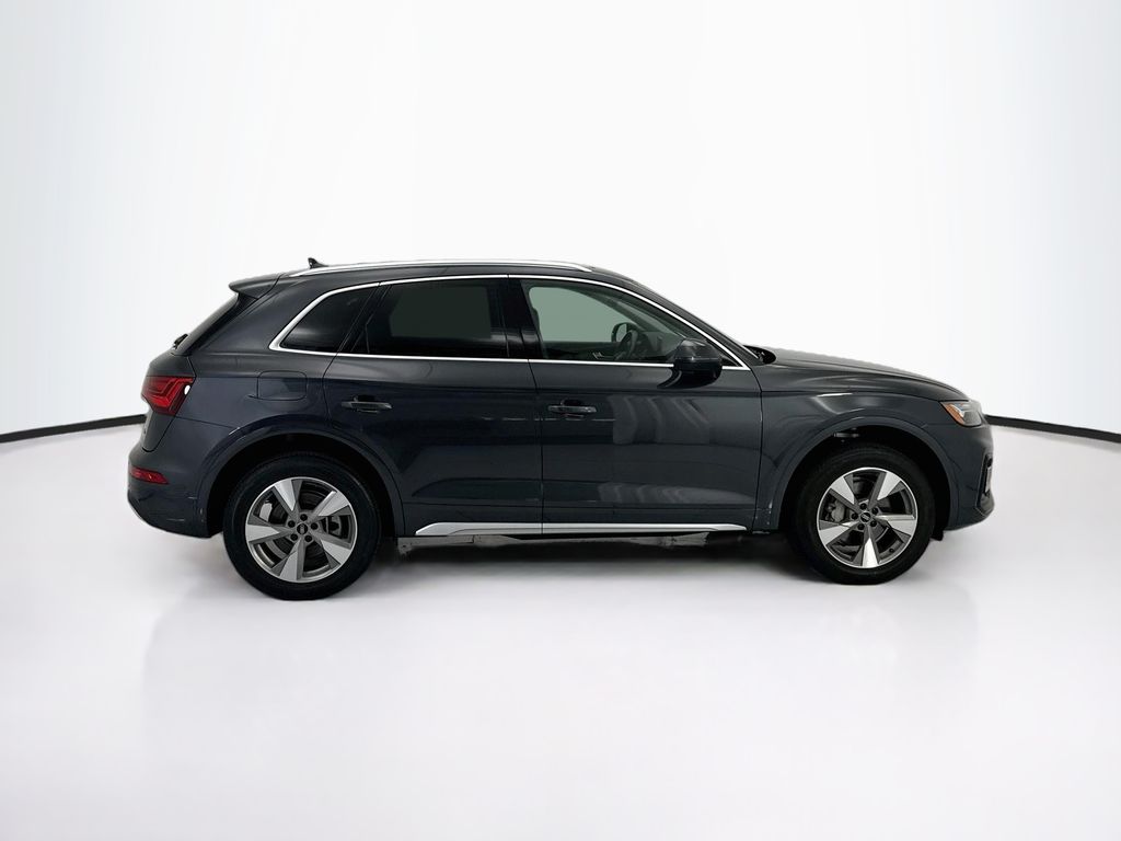 Thumbnail: 2023 Audi Q5 - 4