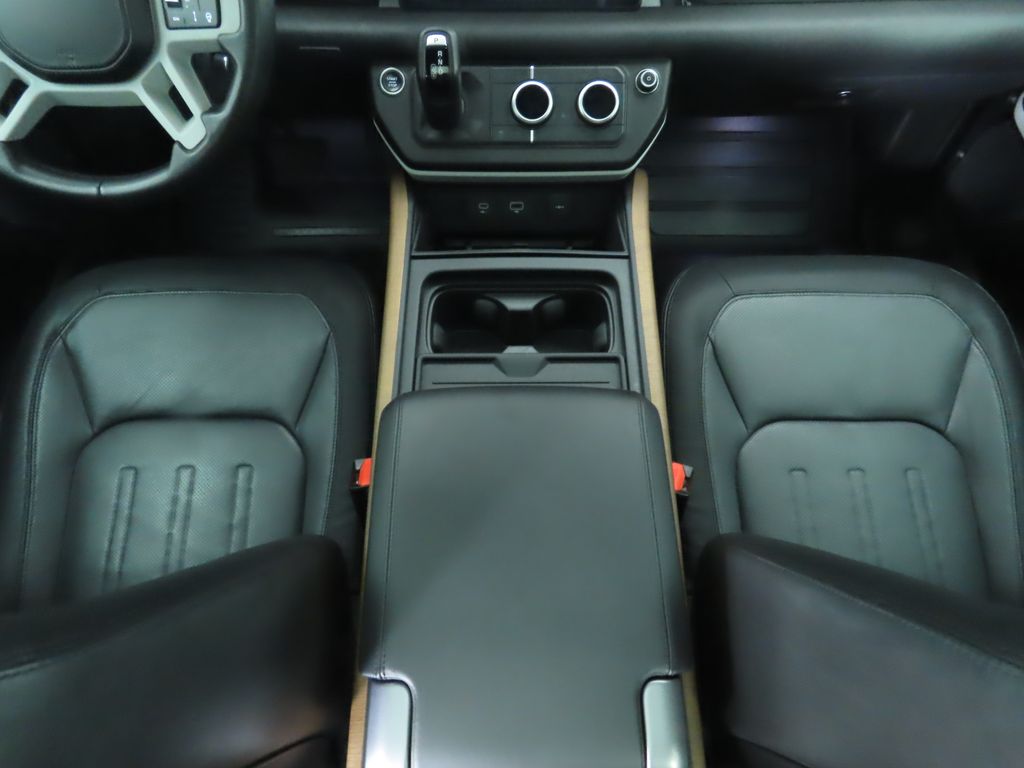 Thumbnail: 2022 Land Rover Defender - 17