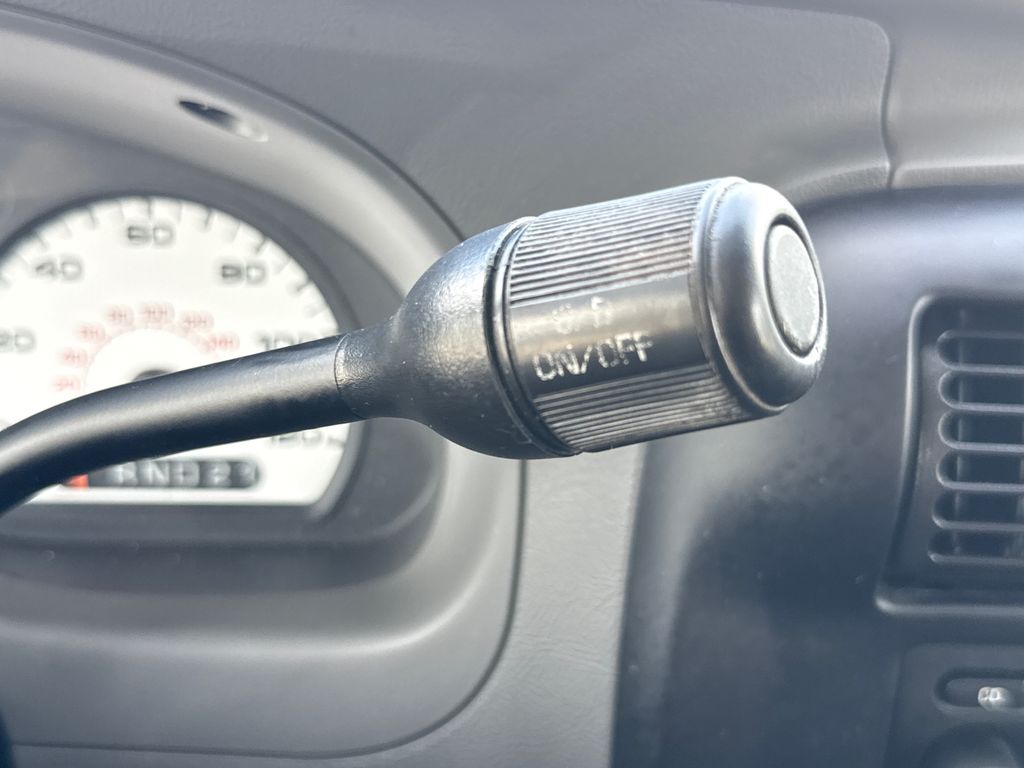 Used 2008  Ford Sport image 15