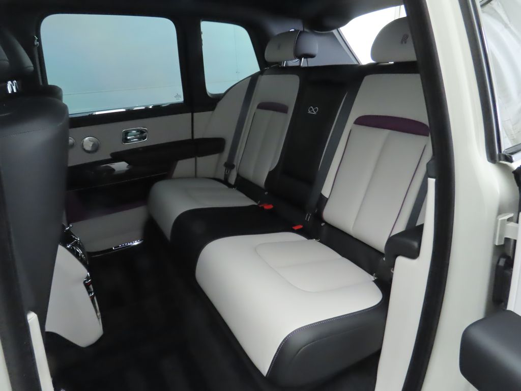 Thumbnail: 2023 Rolls-Royce Cullinan - 21
