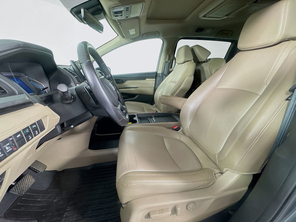 Used Car 2019 Honda Odyssey  Touring For Sale Under $30,000 In Austin, Texas