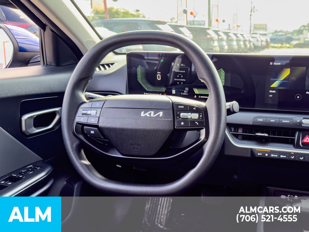 Used 2025 Blue Kia LXS image 18