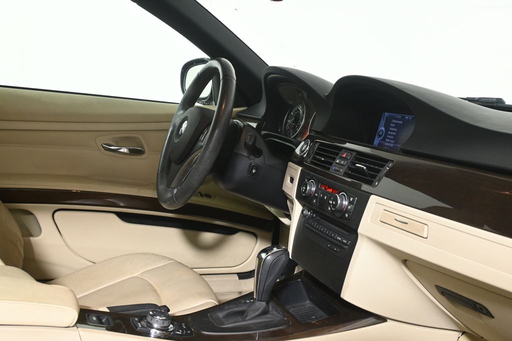 Thumbnail: 2010 BMW 3 Series - 8