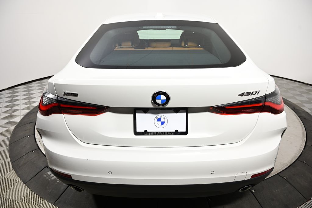 Thumbnail: 2024 BMW 4 Series - 4