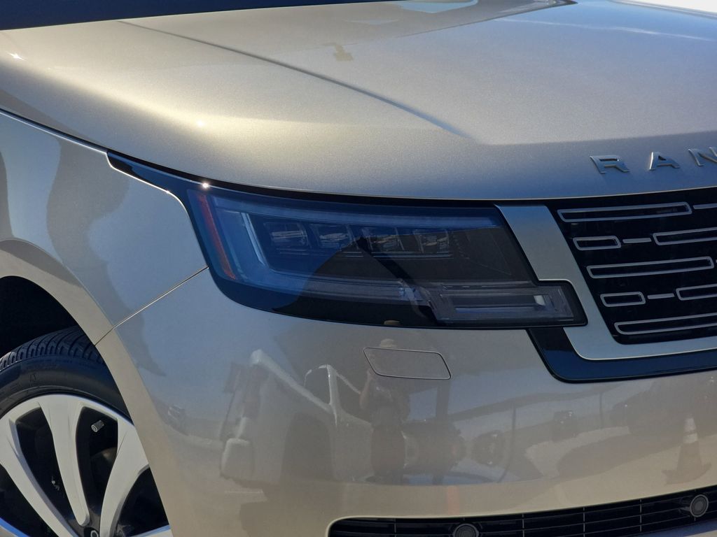 New 2026 Gold Land Rover SE image 33