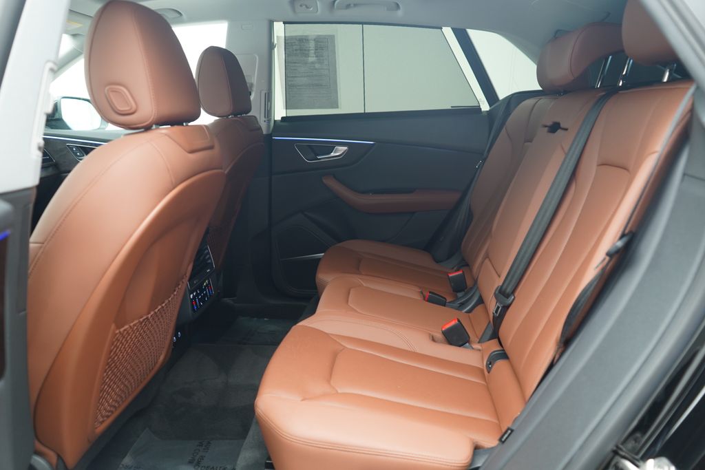 Thumbnail: 2022 Audi Q8 - 7