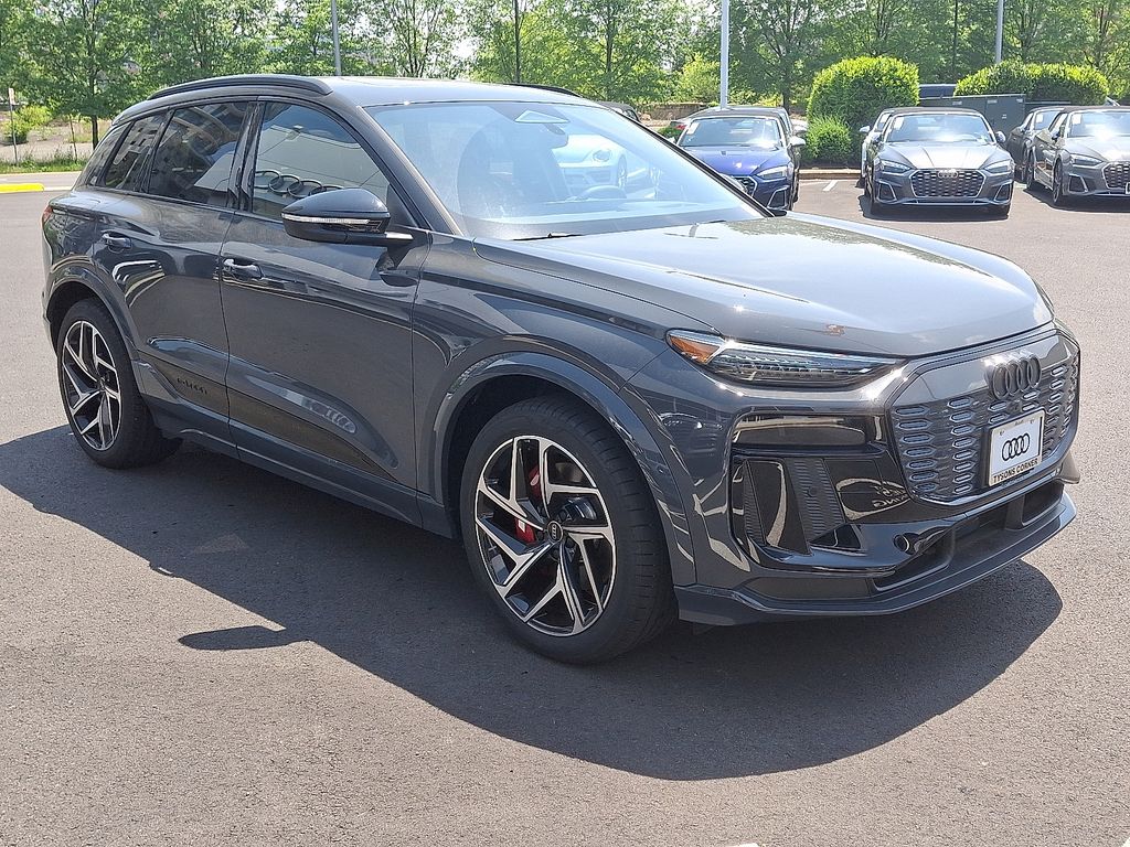 2025 Audi e-tron Premium 2