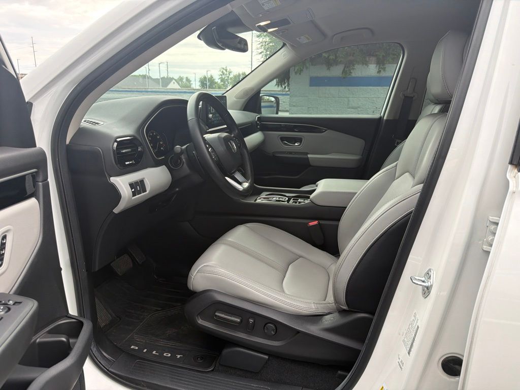 Thumbnail: 2024 Honda Pilot - 15