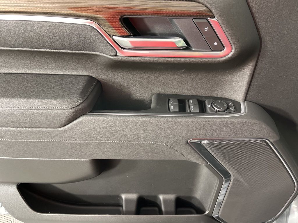 Thumbnail: 2026 Chevrolet Silverado 1500 - 26