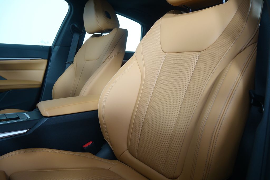 Thumbnail: 2026 BMW 4 Series - 10