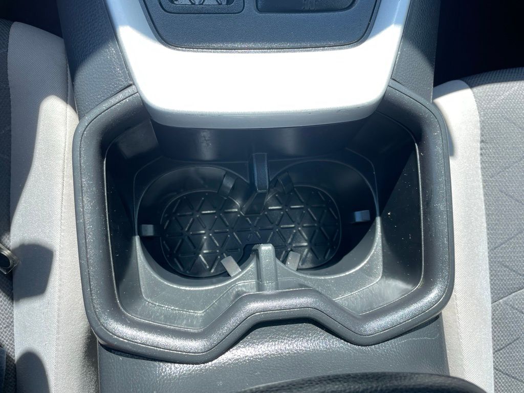 2024 Toyota RAV4 XLE 20