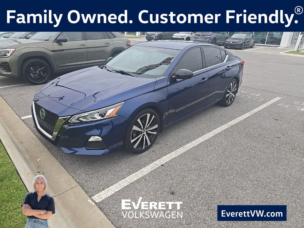 Deep Blue Pearl 2019 Nissan Altima Sedan Front-Wheel Drive Continuously Variable Transmission