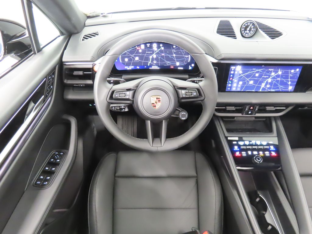 Thumbnail: 2024 Porsche Macan - 17