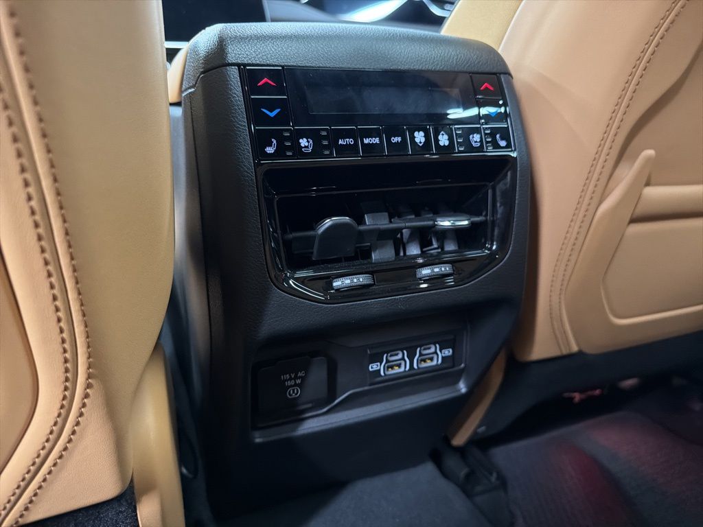 2023 Jeep Grand Cherokee Summit - 11