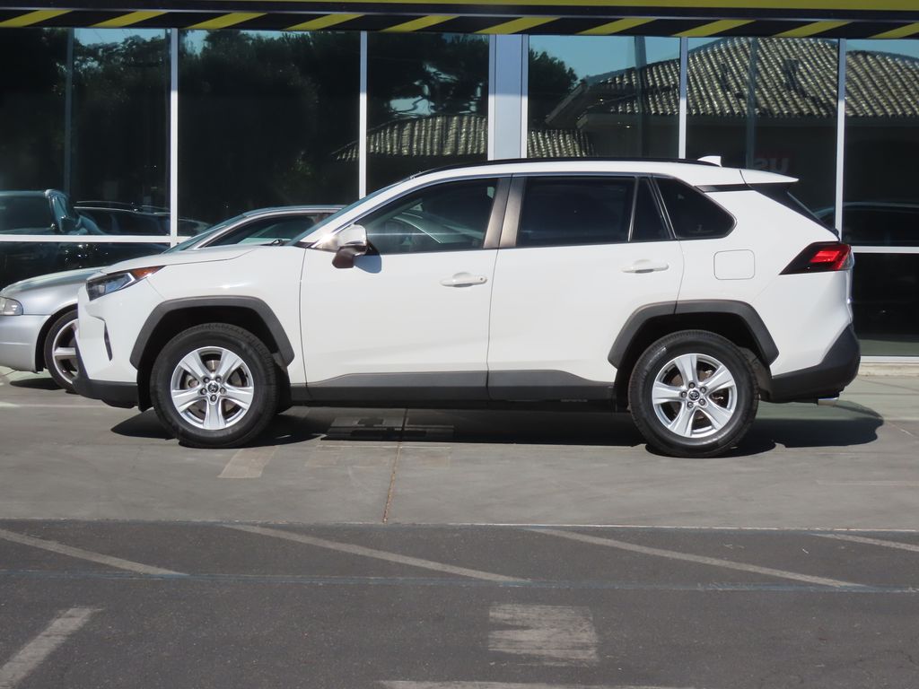 2020 Toyota RAV4 XLE 2