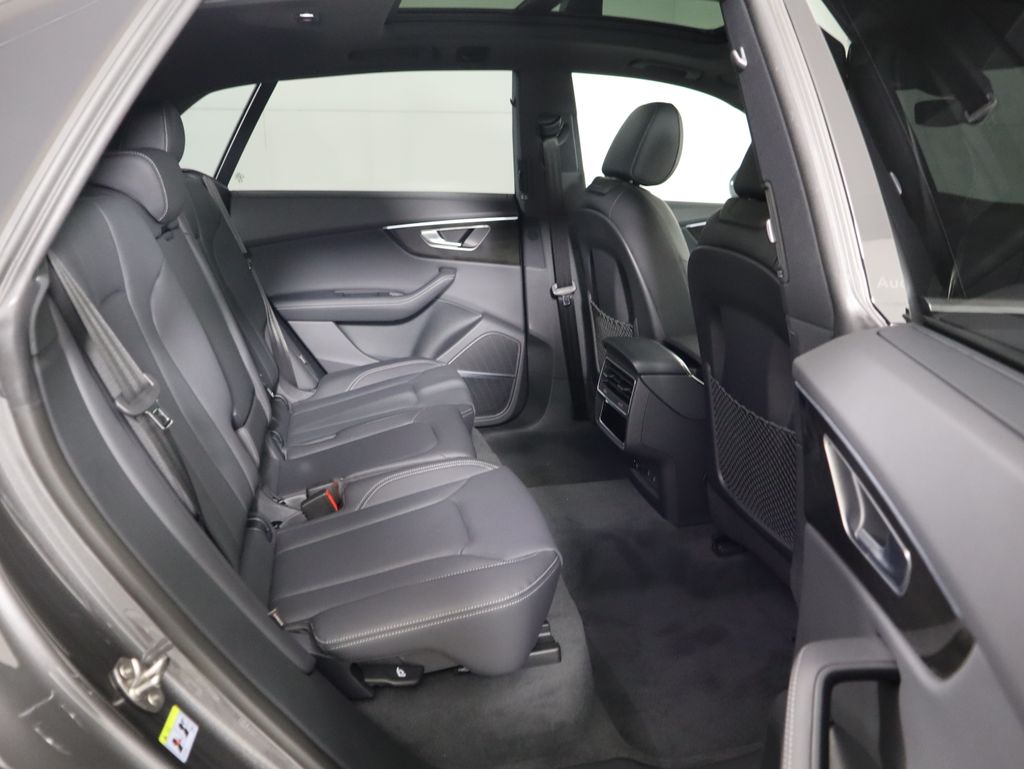 Thumbnail: 2026 Audi Q8 - 23