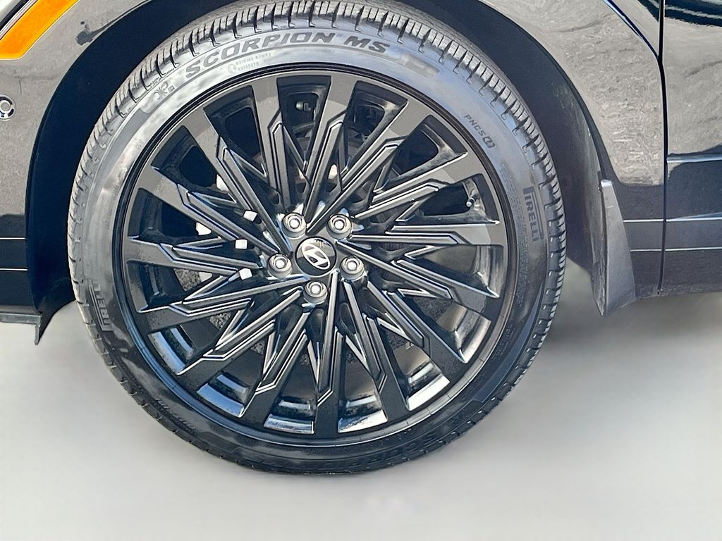 Used 2025 Black Hyundai Calligraphy image 33