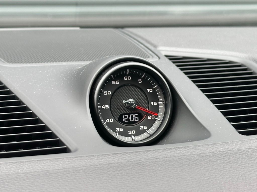 Thumbnail: 2023 Porsche  - 31