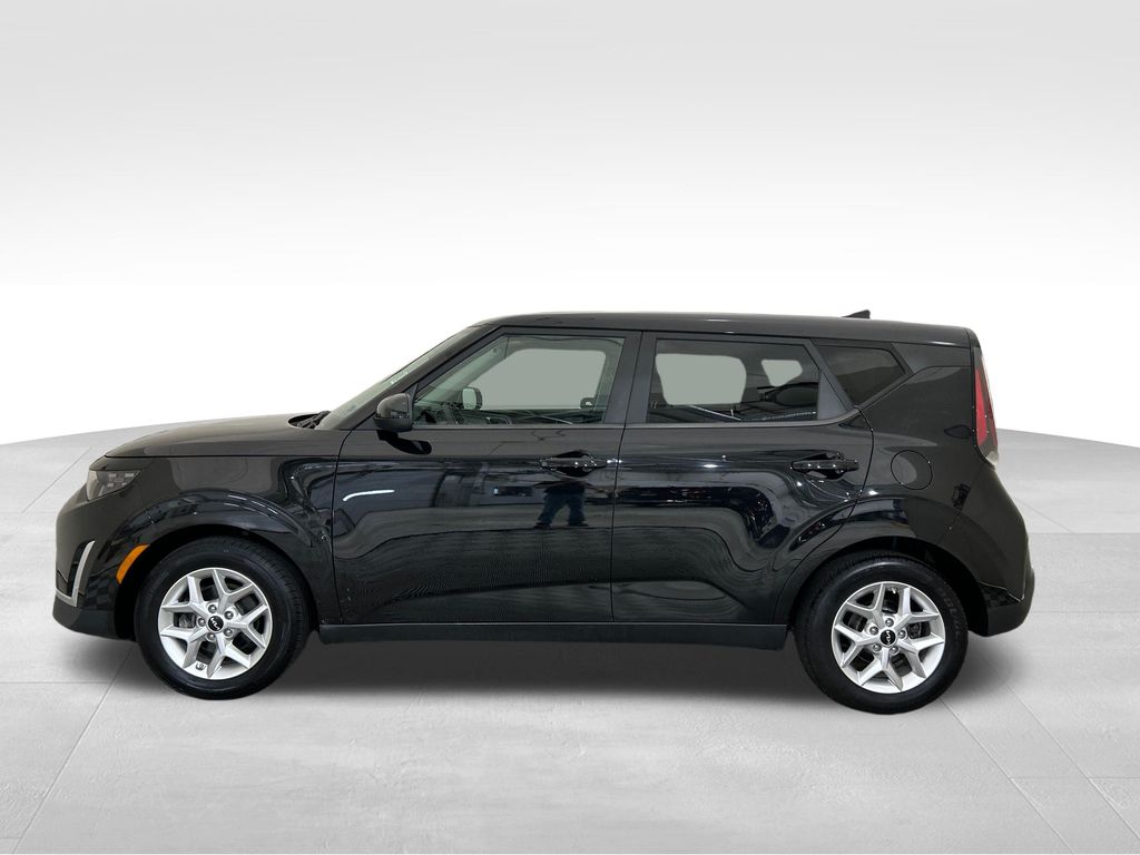 Used 2023 Black Kia LX image 2