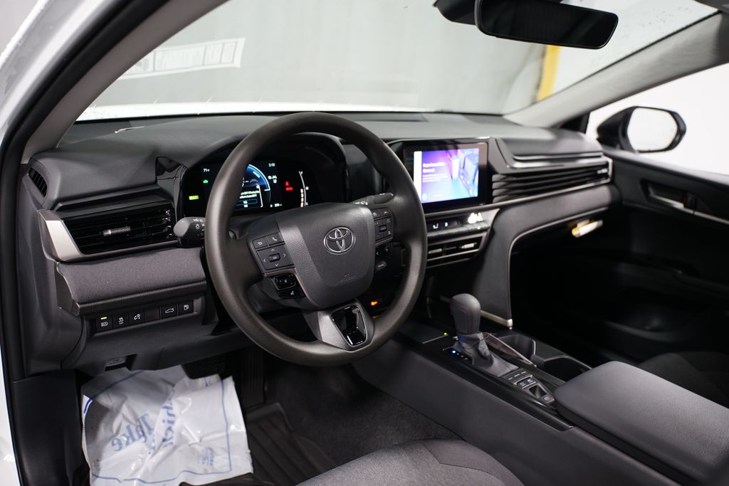 2025 Toyota Camry LE 11