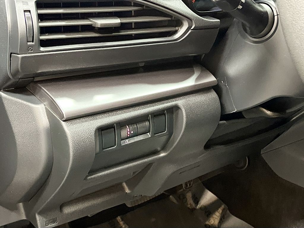 Used 2025 Crystal Black Silica Subaru Base image 10