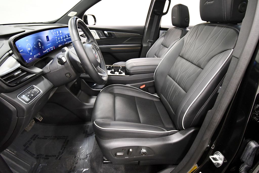Used 2025 Buick Enclave SUV