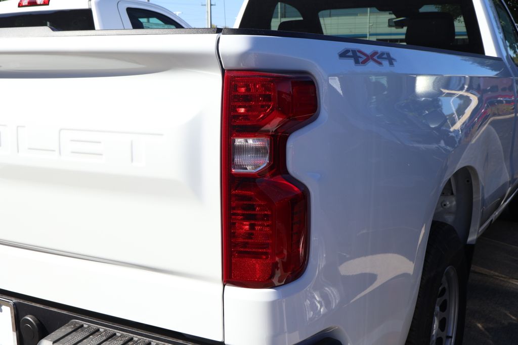 Thumbnail: 2026 Chevrolet Silverado 1500 - 6