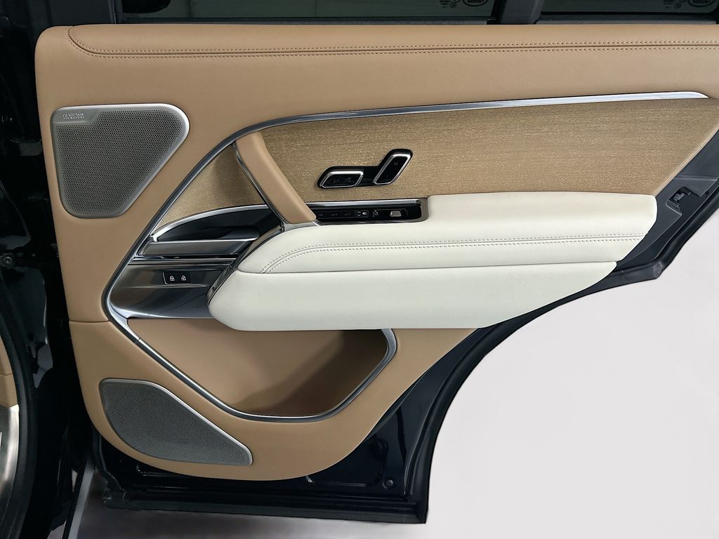 Thumbnail: 2023 Land Rover Range Rover - 26