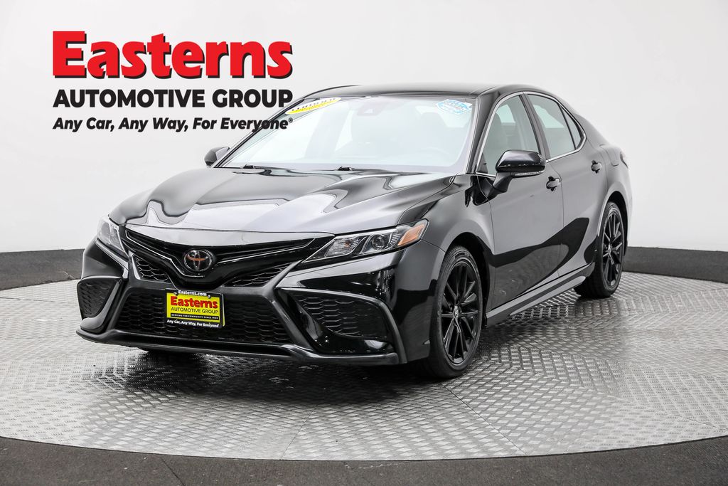 2023 Toyota Camry SE's photo