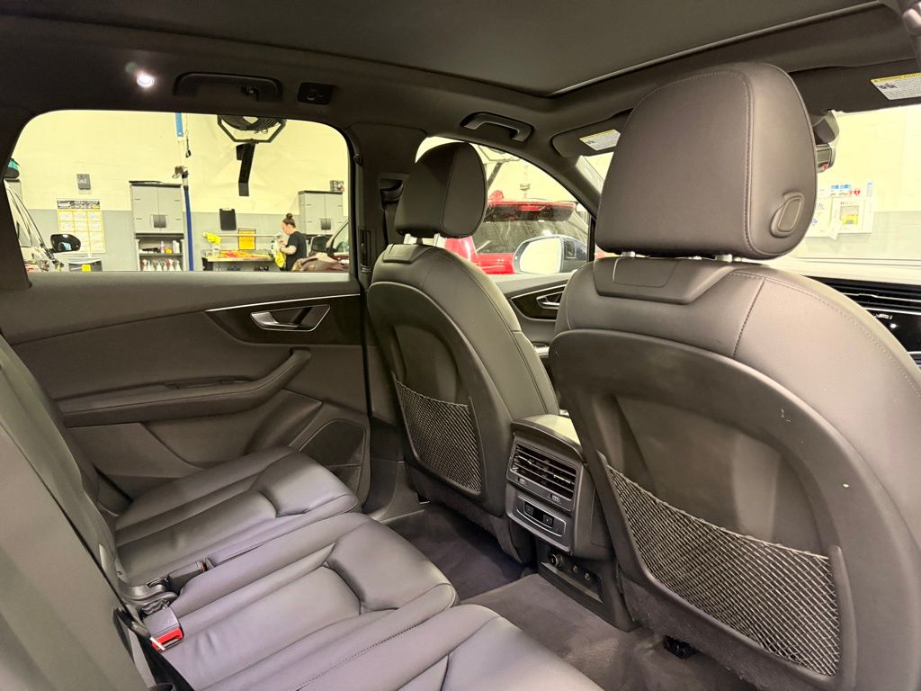 Thumbnail: 2023 Audi Q7 - 26
