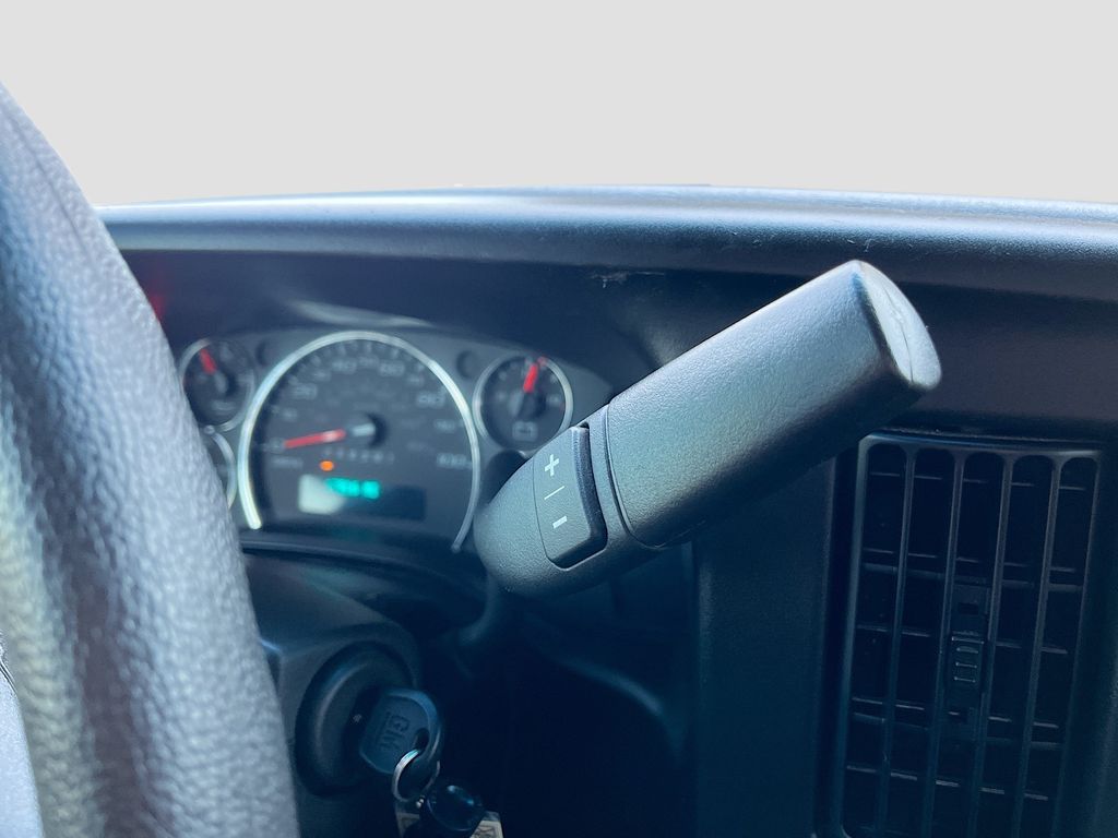 2024 GMC Savana Cargo Work Van - Photo 16