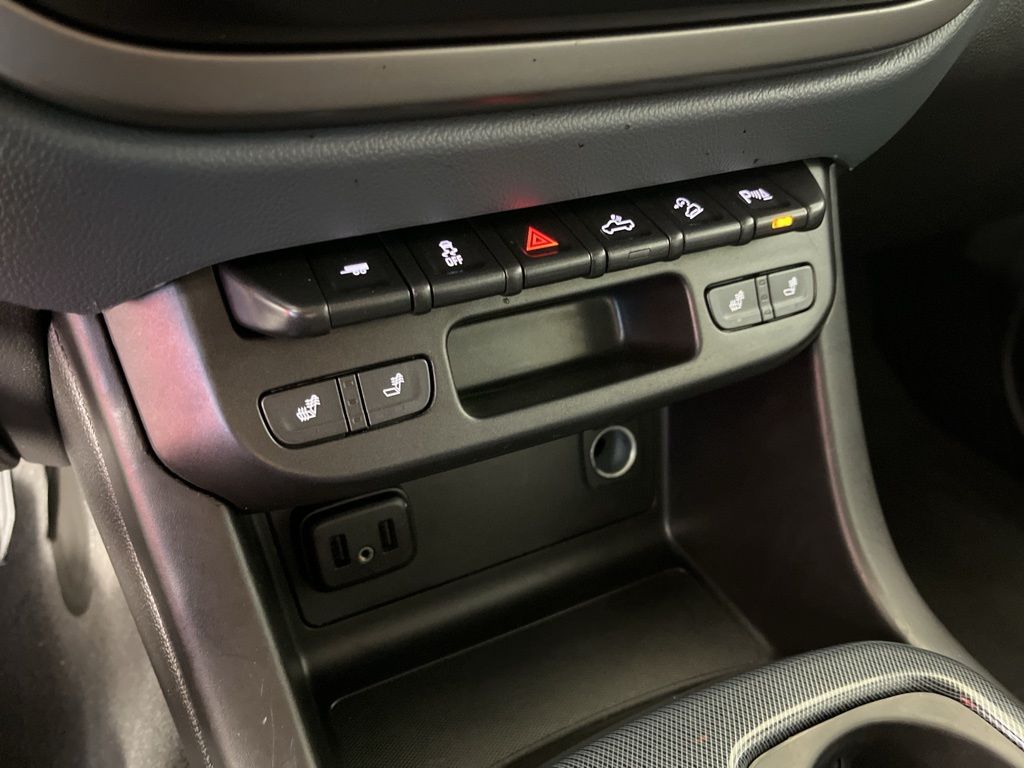 Thumbnail: 2022 Chevrolet Colorado - 31