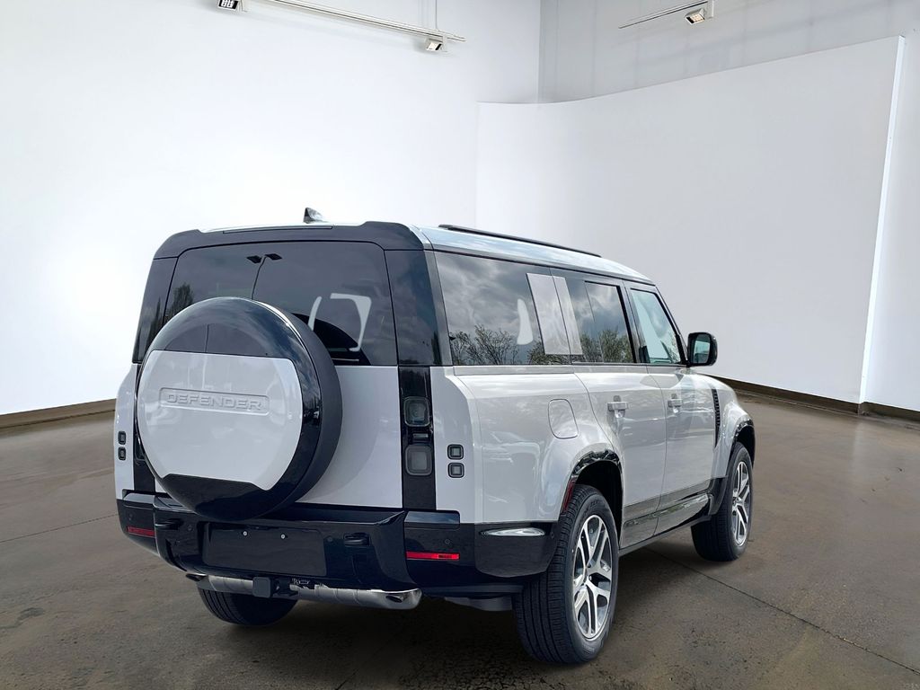 New 2026 Gray Land Rover X-Dynamic SE image 4