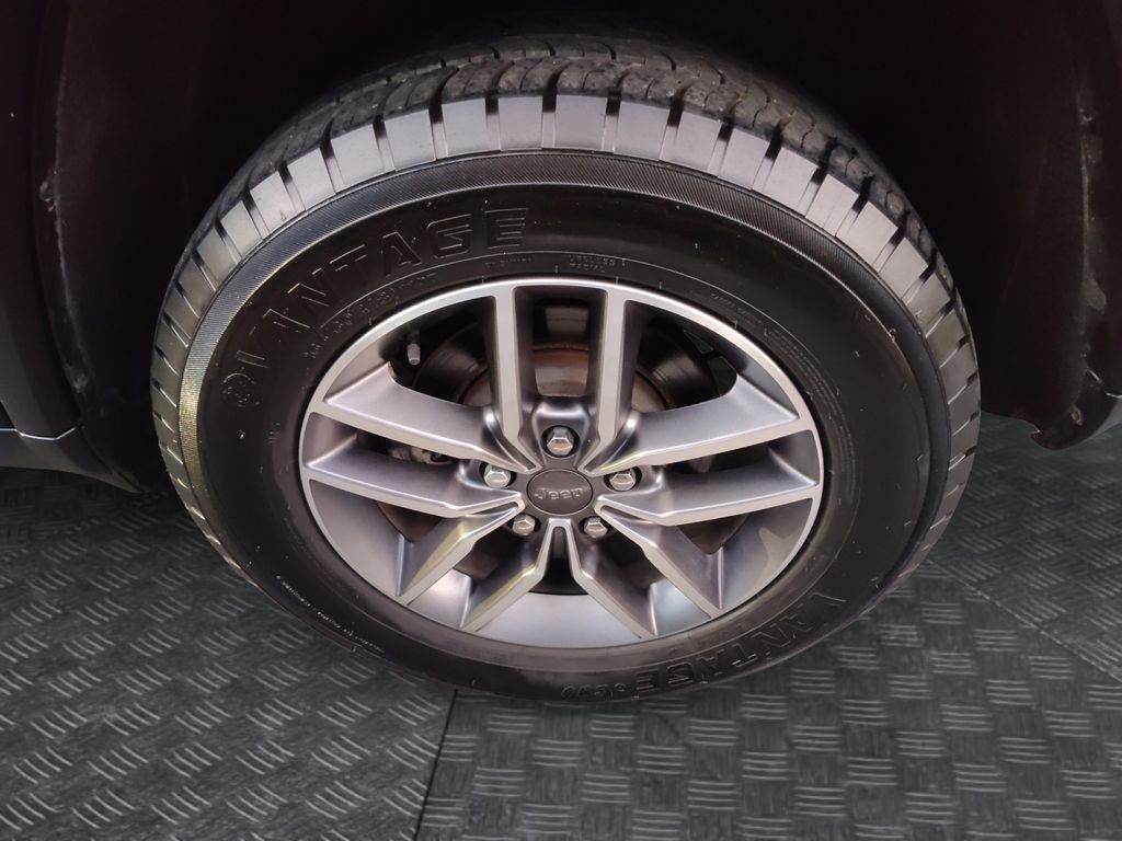 Used Car 2021 Jeep Grand Cherokee  Limited For Sale Under $30,000 In Austin, Texas