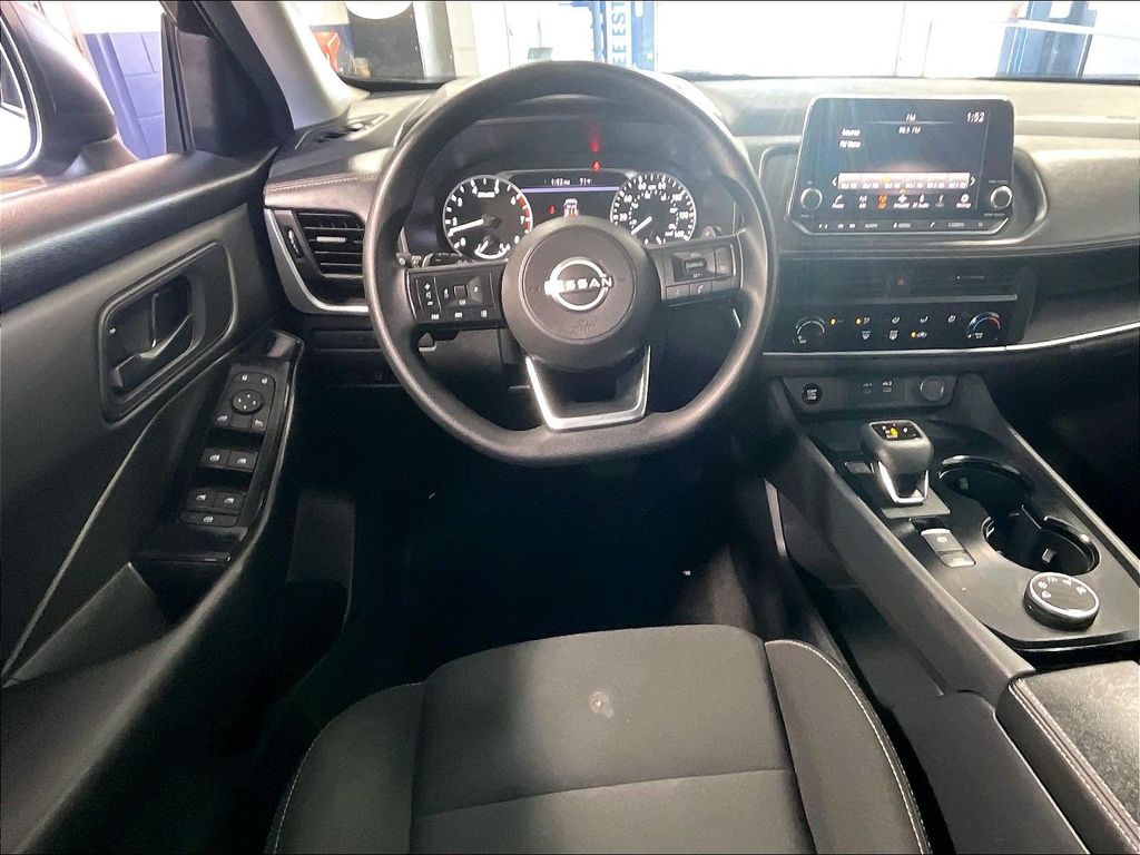 2024 Nissan Rogue — photo 18