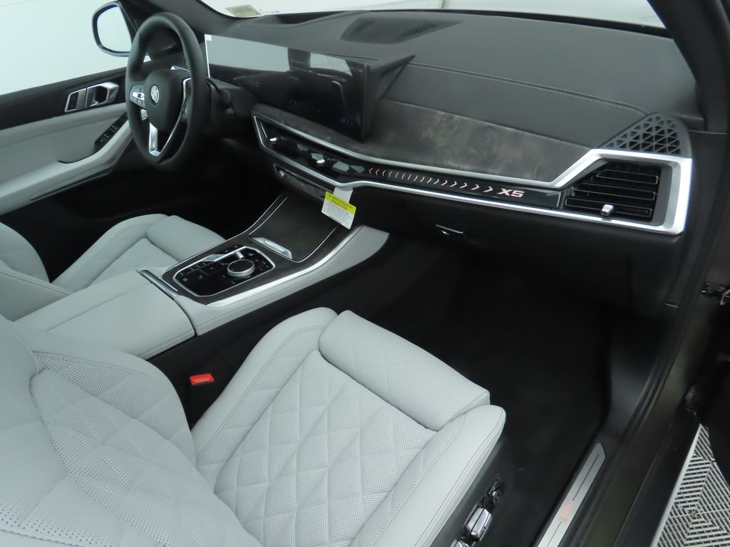 Thumbnail: 2026 BMW X5 - 18