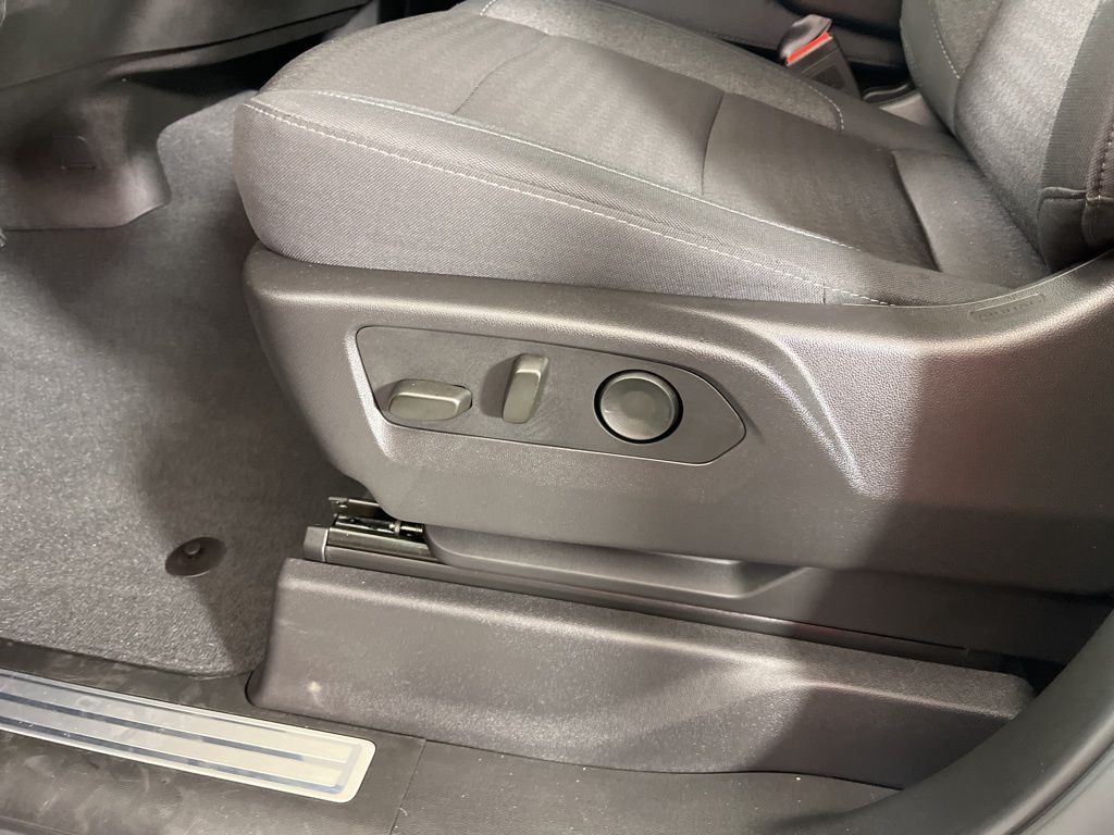 Thumbnail: 2024 Chevrolet Silverado 1500 - 19