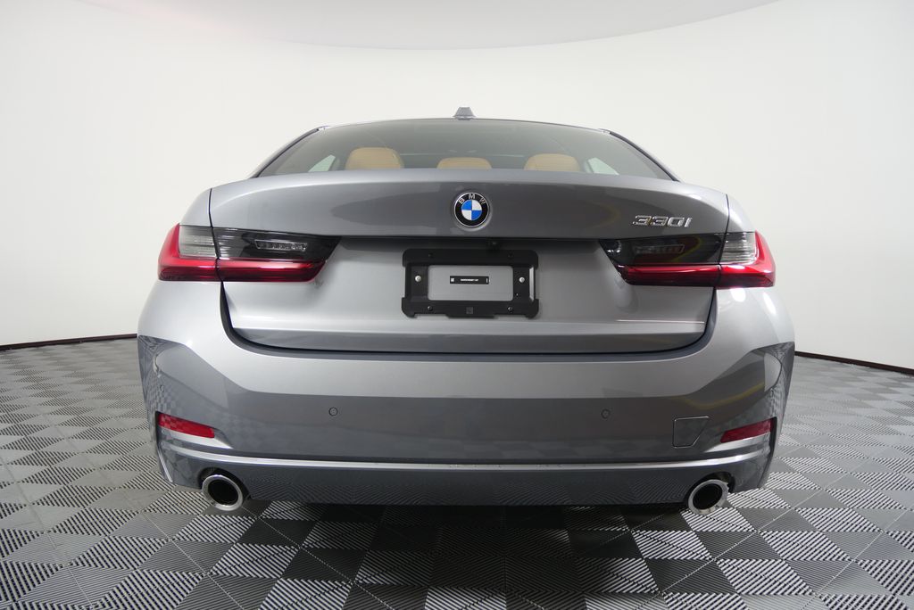 Thumbnail: 2025 BMW 3 Series - 4