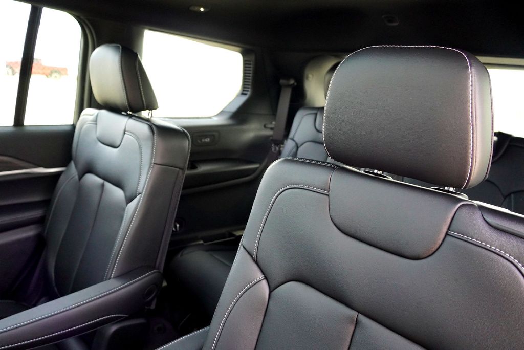 New Car 2025 Jeep Grand Cherokee L  Limited For Sale Under $50,000 In Taylor, Texas