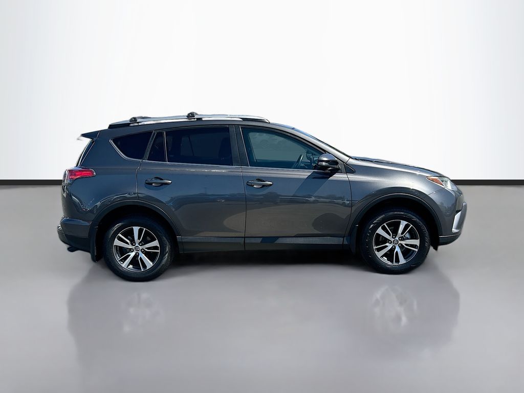 Thumbnail: 2017 Toyota RAV4 - 4