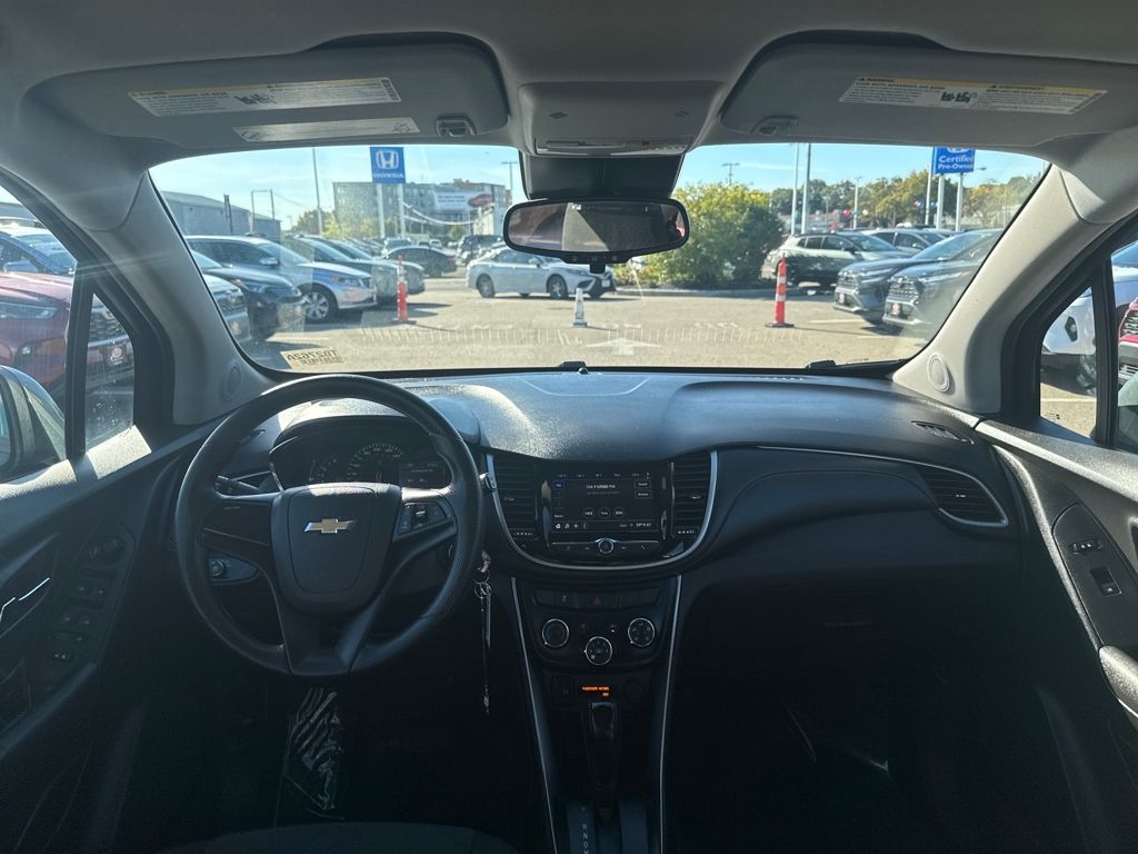 2020 Chevrolet Trax LS photo 11