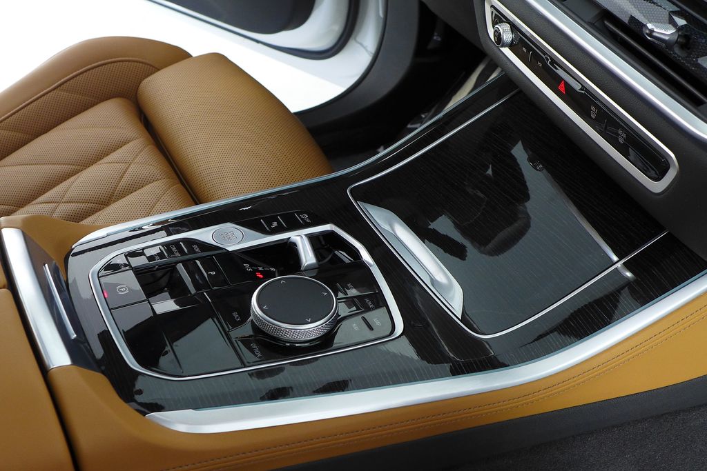 Thumbnail: 2024 BMW X5 - 15